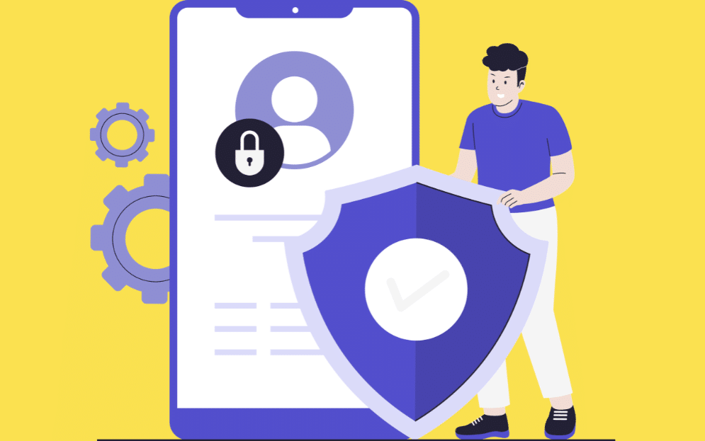 Ilustración de un hombre sosteniendo un escudo de protección junto a un móvil con icono de privacidad y candado, representando la seguridad de datos en marketing mobile sin cookies ni IDFA